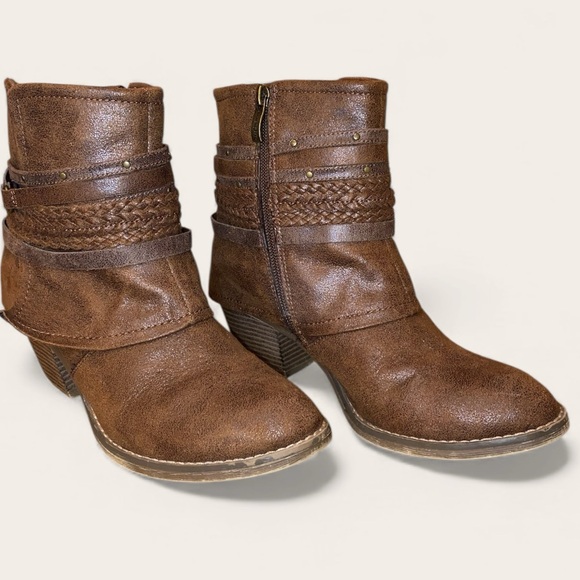 LIMELIGHT“Myka” Western Style Ankle Booties with Straps Low Heel Brown Size 9 - Picture 4 of 11